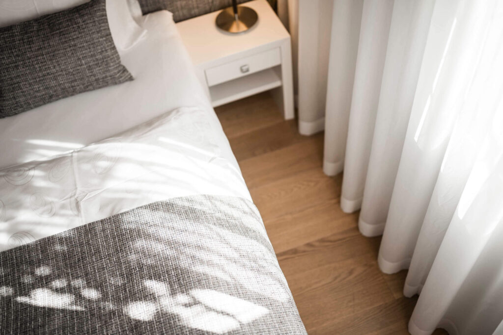 chalet-oasis-bedroom2-bed