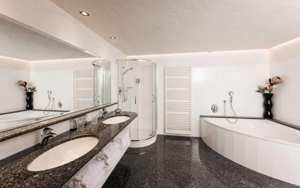 chalet-oasis-master-bathroom