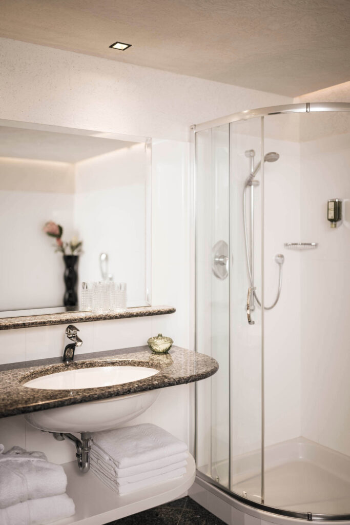 chalet-oasis-master-bathroom-shower
