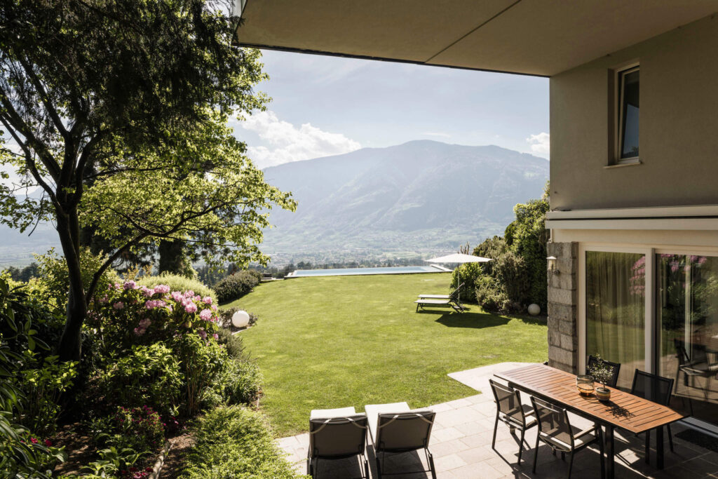 chalet-oasis-terrace-HEADERCHALETOASIS